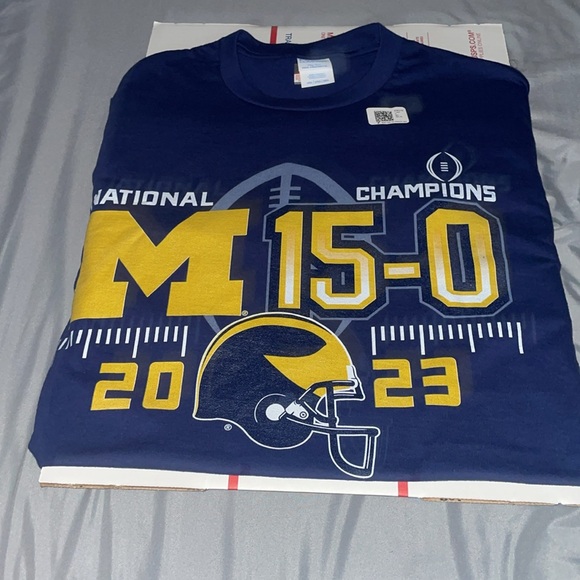 Michigan State t-shirt - Picture 2 of 3